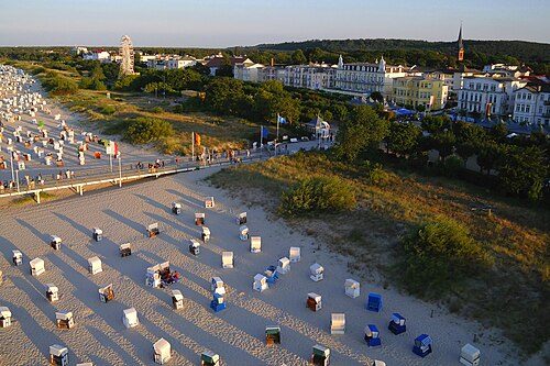 Mecklenburg-Vorpommern with its beaches at the Baltic Sea has the highest density of tourists. It is favourably located between Germany's major cities Berlin and Hamburg.
