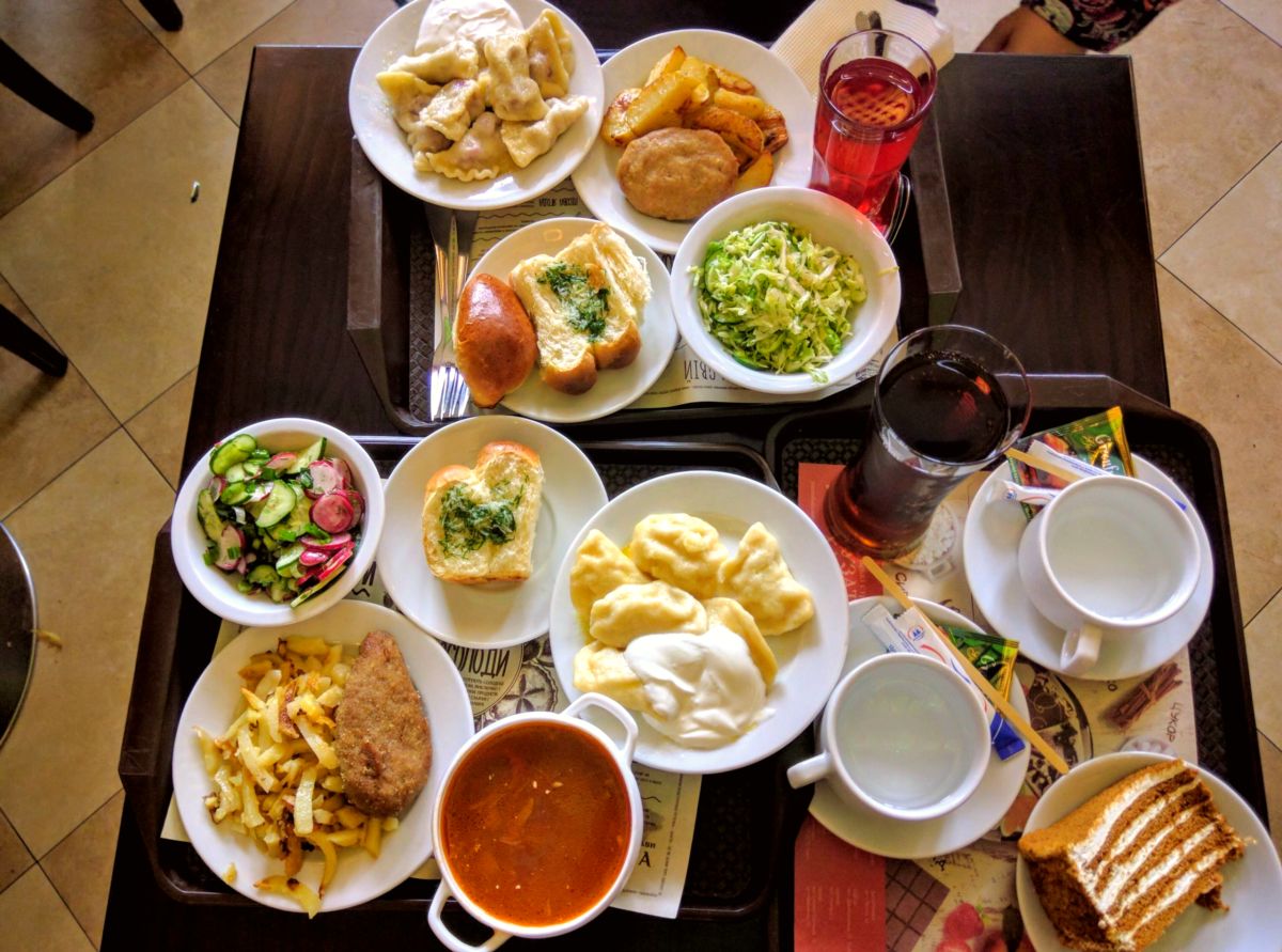 Lokales Essen und Trinken - Ukraine