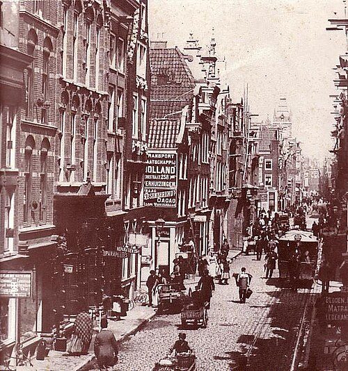 View of Vijzelstraat looking towards the Muntplein, 1891