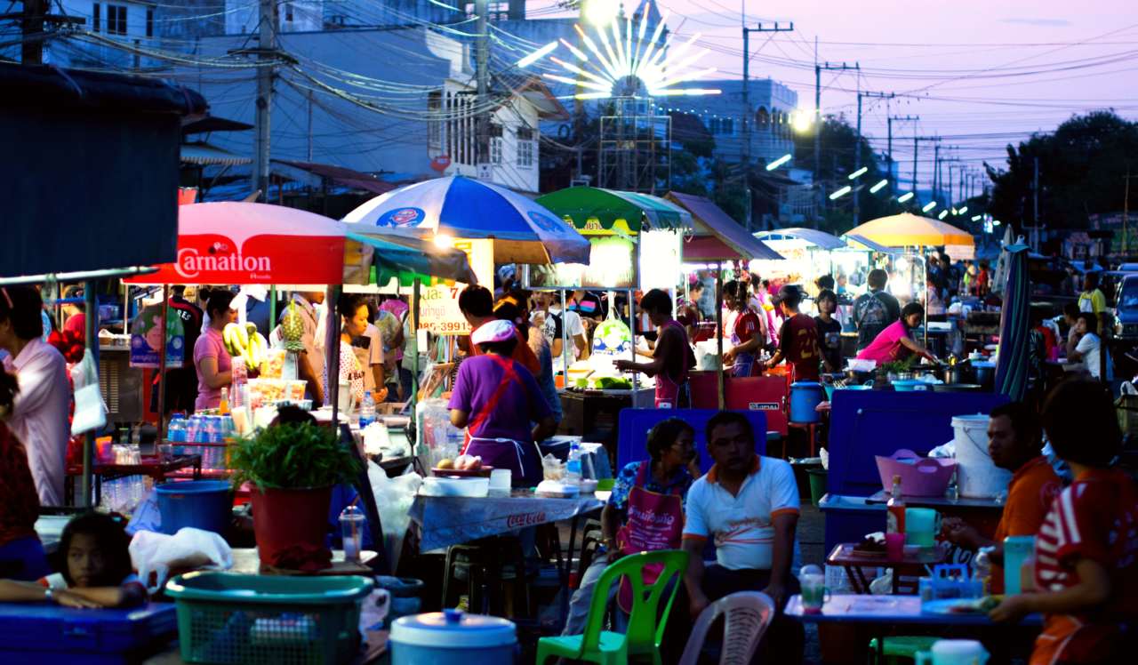 Lokales Essen und Trinken - Lopburi