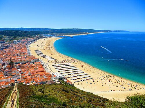 Panoramic view of Nazaré and its beach.
