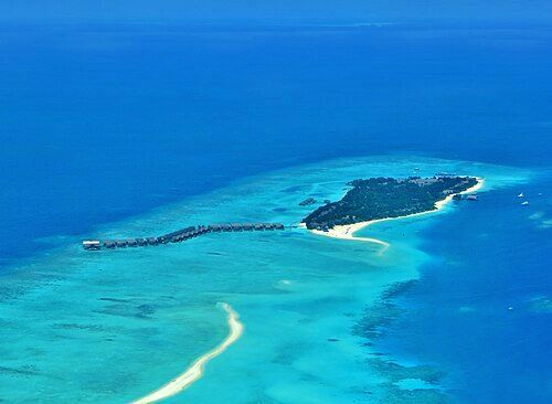 The resort island of Landaa Giraavaru (Maldives).