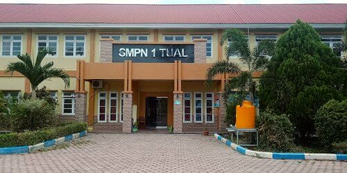 A junior high school in Tual
