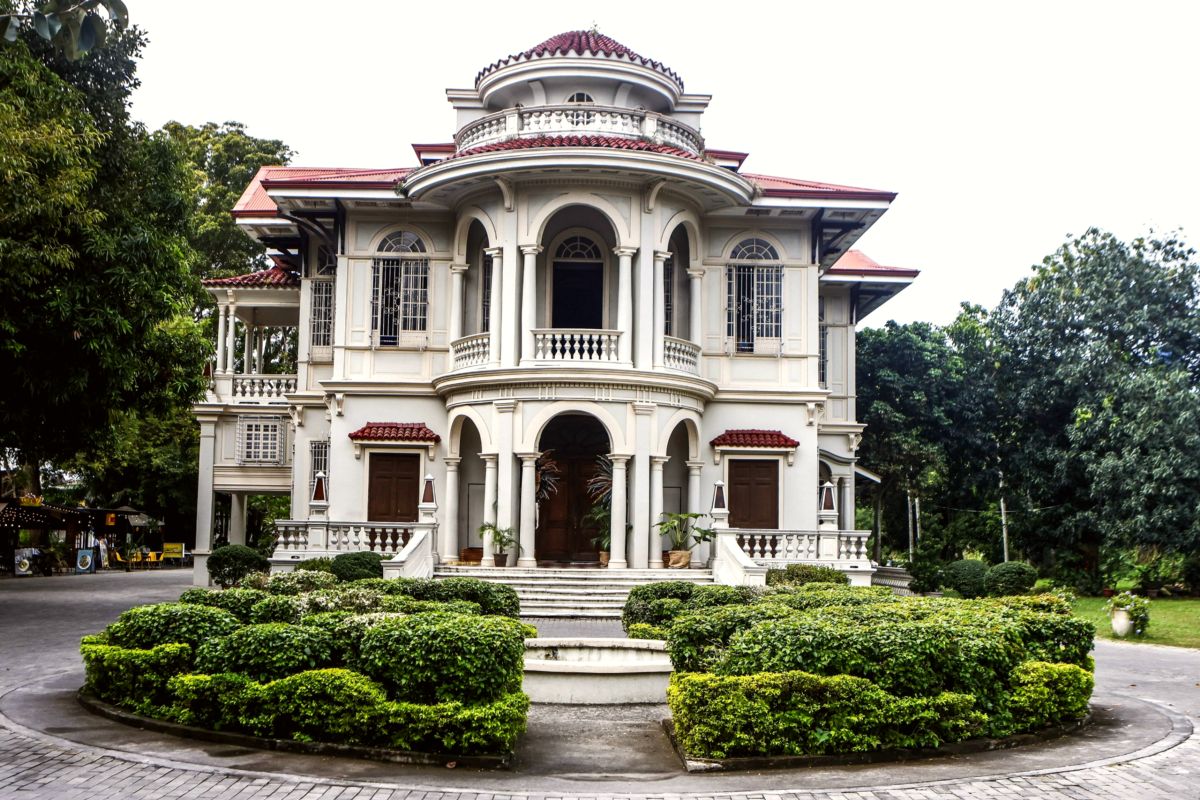 Molo Mansion
