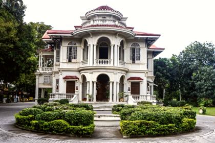 Molo Mansion