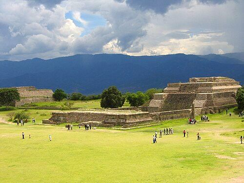 Monte Albán is regarded as the historical antecedent of the modern city of Oaxaca.