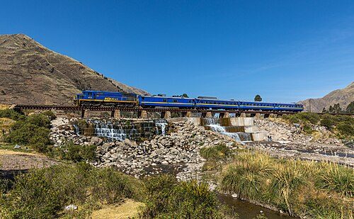 A PeruRail tourist train, Puno-Cusco