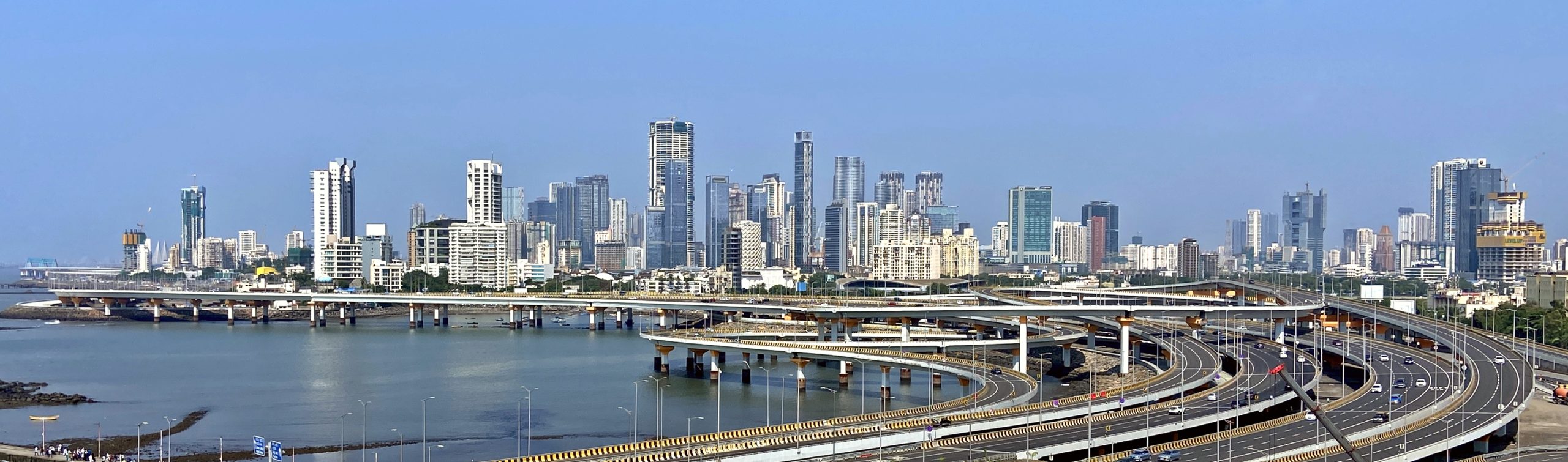 Eine Fahrt entlang der malerischen Küste von Mumbai