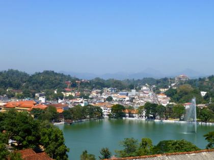 Kandy Lake