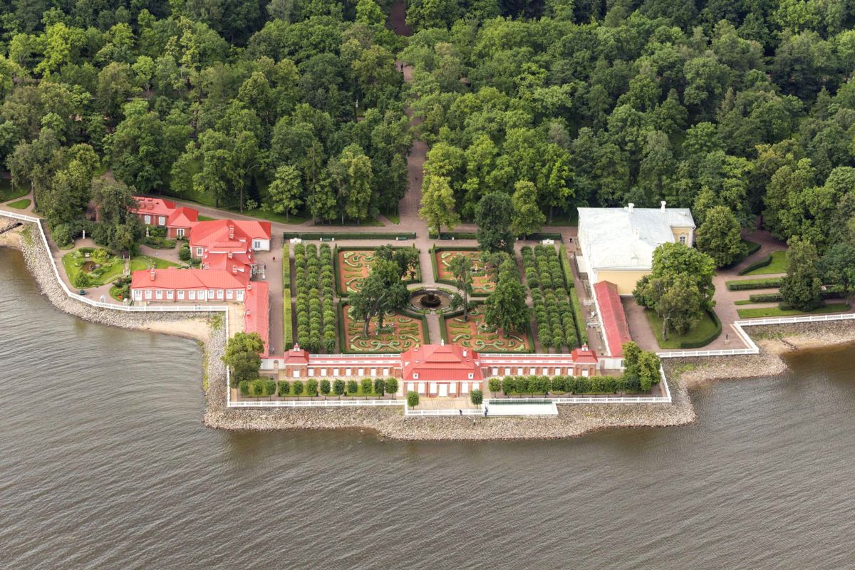 Monplaisir Palace
